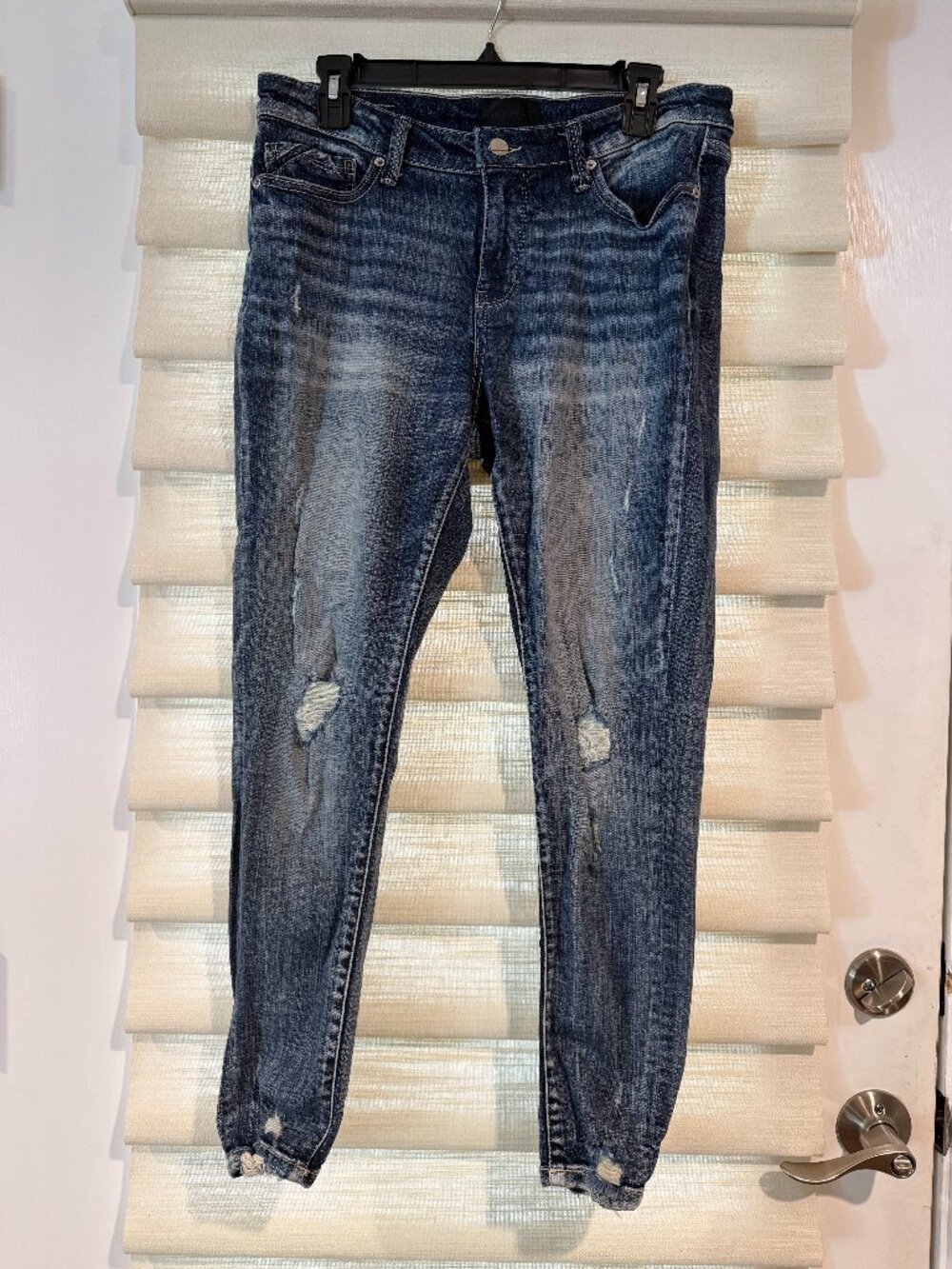 Buckle Black ankle skinny jeans (size 30)